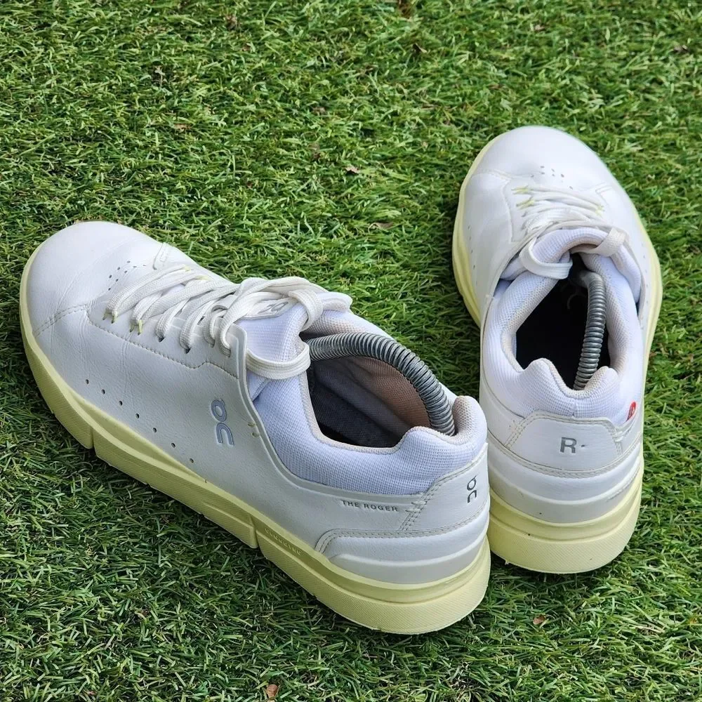 ON CLOUD THE ROGER - Womens Sneakers - SIZE 9 - See All Pictures -